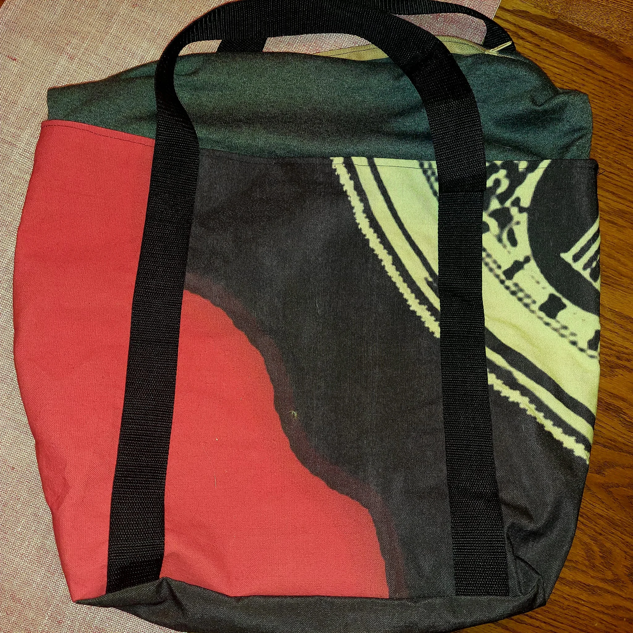 Past Live Tote